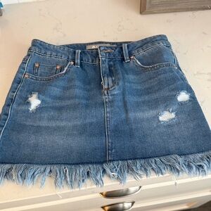 Tractr Girl 'Lisa' Distressed Hem Demin Mini Skirt in Medium Wash size girl 14